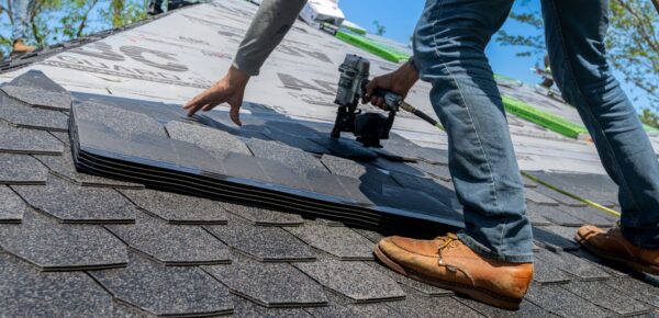 How to choose a reliable roofing contractor for professional work: concrete criteria and mistakes to avoid